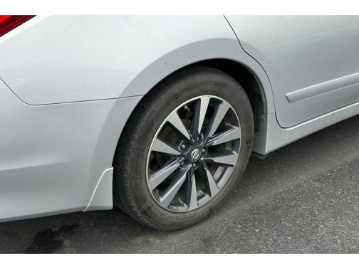 Brilliant Silver 2016 Nissan Altima 2.5 SV