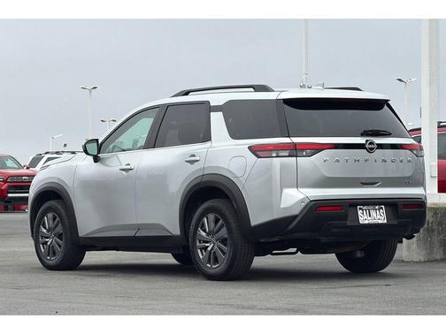 Brilliant Silver Metallic 2024 Nissan Pathfinder SV FWD