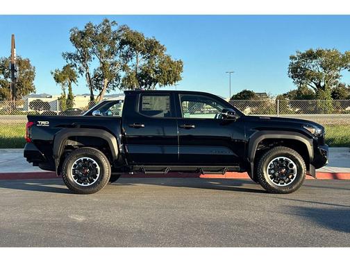 2026 Toyota Tacoma Hybrid TRD Off Road