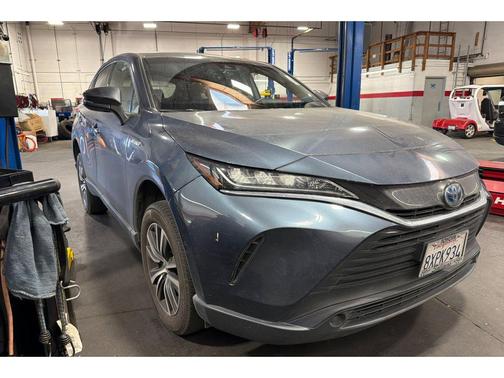 Coastal Gray Metallic 2021 Toyota Venza LE