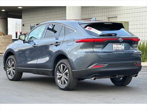 Coastal Gray Metallic 2021 Toyota Venza LE