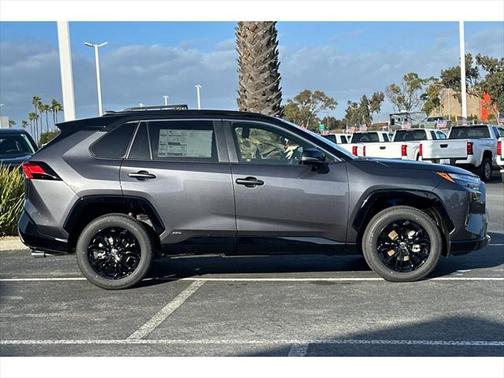 2025 Toyota RAV4 Hybrid SE