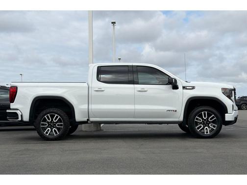 Summit White 2023 GMC Sierra 1500 AT4