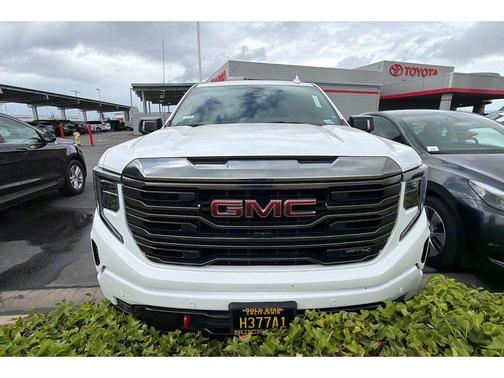 Summit White 2023 GMC Sierra 1500 AT4
