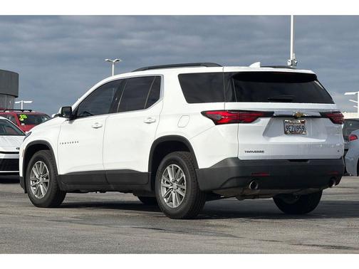 Summit White 2023 Chevrolet Traverse LT Cloth
