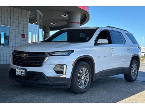 Summit White 2023 Chevrolet Traverse LT Cloth