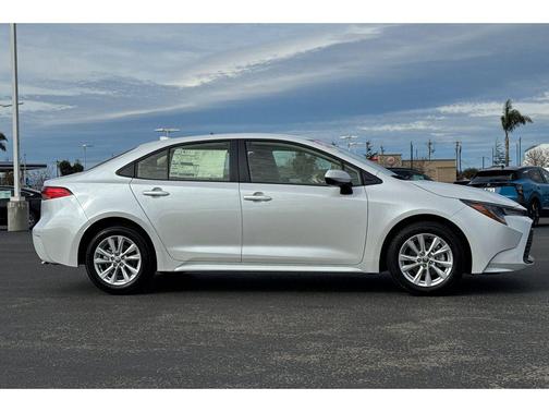 Wind Chill Pearl 2026 Toyota Corolla LE