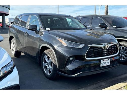 2023 Toyota Highlander LE