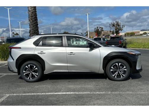 2025 Toyota bZ4X XLE
