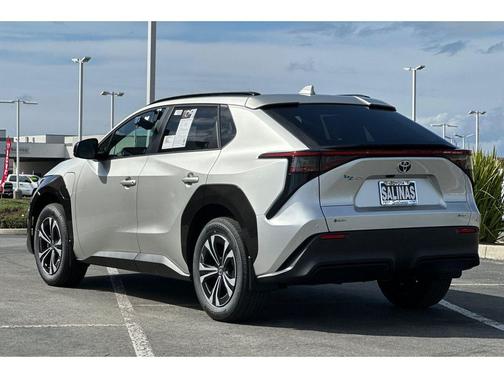 2025 Toyota bZ4X XLE