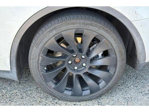 2024 Tesla Model Y Long Range Dual Motor All-Wheel Drive