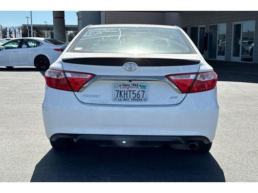 Super White 2015 Toyota Camry SE