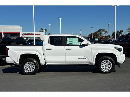 2025 Toyota Tacoma SR5