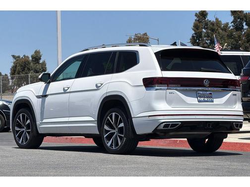 White 2024 Volkswagen Atlas 2.0T SEL Premium R-Line 4MOTION
