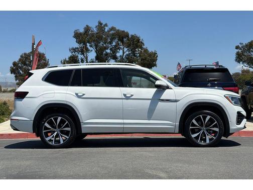 White 2024 Volkswagen Atlas 2.0T SEL Premium R-Line 4MOTION