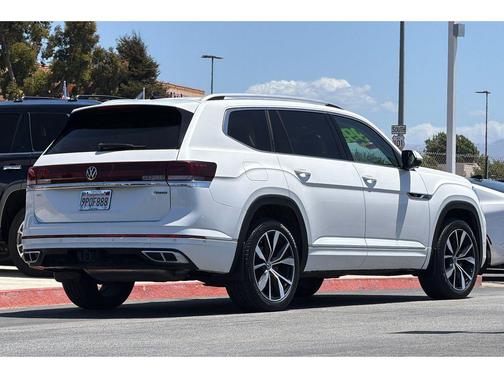White 2024 Volkswagen Atlas 2.0T SEL Premium R-Line 4MOTION
