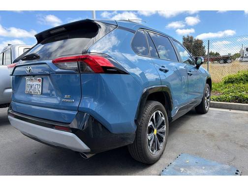 2022 Toyota RAV4 Hybrid SE