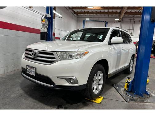 2013 Toyota Highlander SE