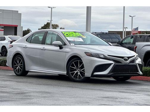 2023 Toyota Camry SE