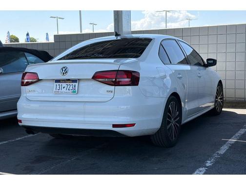 Pure White 2016 Volkswagen Jetta 1.8T Sport
