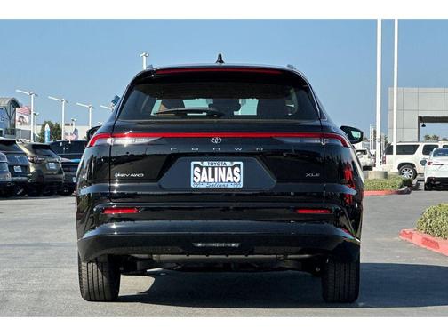 2025 Toyota Crown Signia XLE