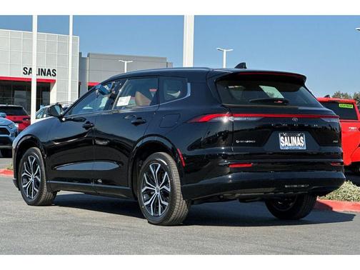 2025 Toyota Crown Signia XLE