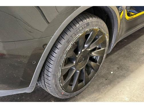 Black 2022 Tesla Model Y Long Range Dual Motor All-Wheel Drive