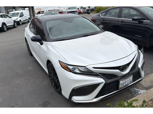 Wind Chill Pearl/Midnight Black Metallic 2021 Toyota Camry XSE