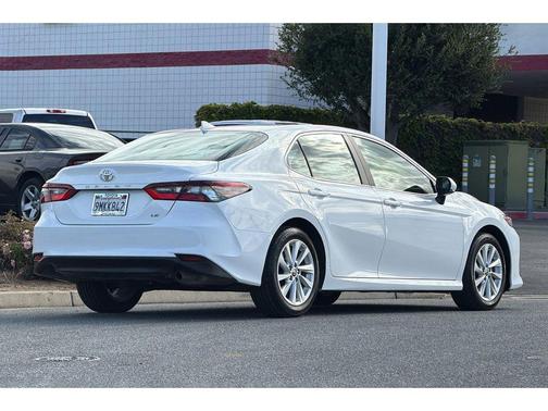 Ice Cap 2024 Toyota Camry LE