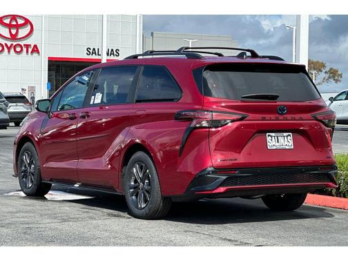 2025 Toyota Sienna XSE 7 Passenger
