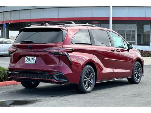 2025 Toyota Sienna XSE 7 Passenger