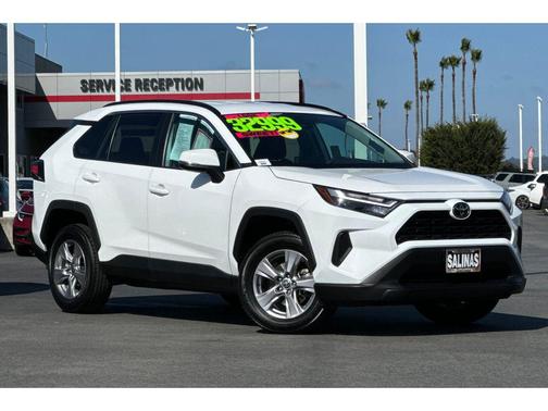 2023 Toyota RAV4 XLE