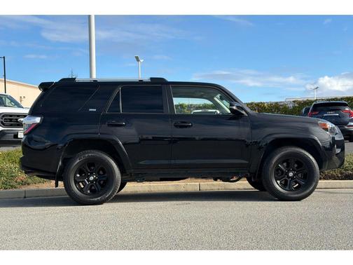 Midnight Black Metallic 2022 Toyota 4Runner SR5 Premium