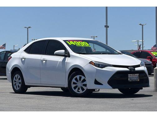 Super White 2017 Toyota Corolla L
