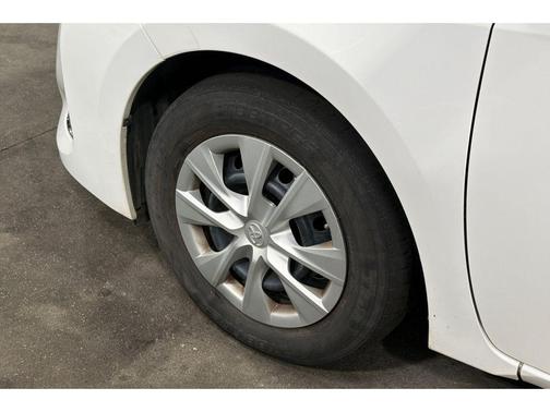 Super White 2017 Toyota Corolla L