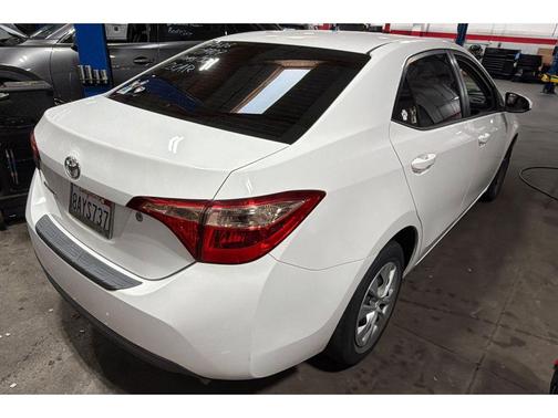 Super White 2017 Toyota Corolla L