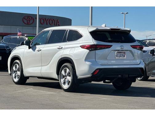 2020 Toyota Highlander LE