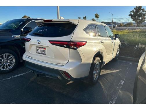 2020 Toyota Highlander LE