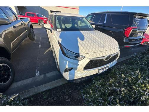 2020 Toyota Highlander LE