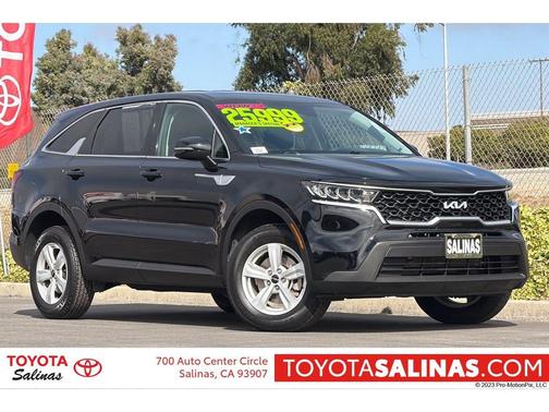 Ebony Black 2022 Kia Sorento LX