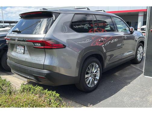 Heavy Metal 2025 Toyota Grand Highlander Platinum