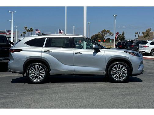 2025 Toyota Highlander Platinum