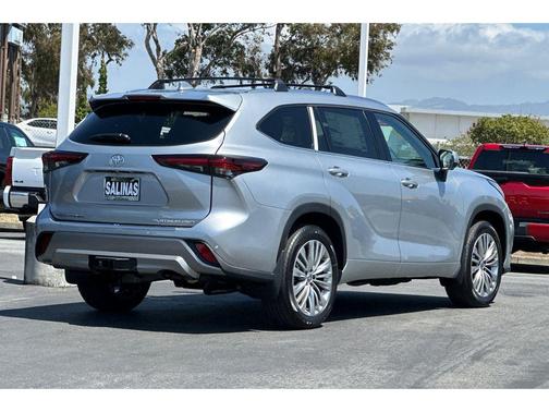 2025 Toyota Highlander Platinum