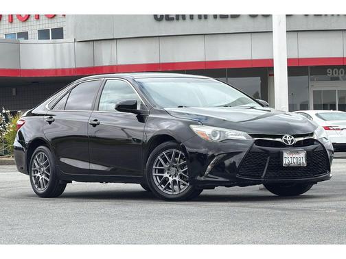 Midnight Black Metallic 2016 Toyota Camry SE