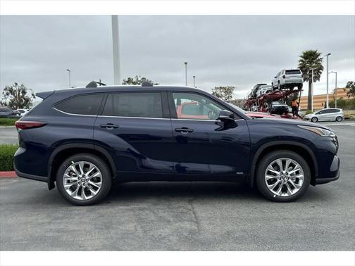 2025 Toyota Highlander Hybrid Limited