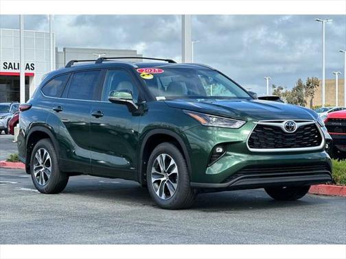 2025 Toyota Highlander Hybrid XLE
