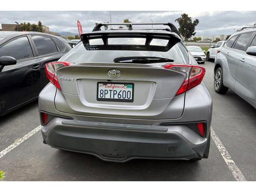 Silver Knockout Metallic w/Black Roof 2020 Toyota C-HR XLE