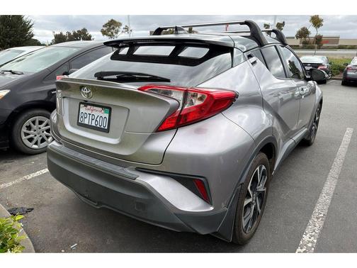 Silver Knockout Metallic w/Black Roof 2020 Toyota C-HR XLE