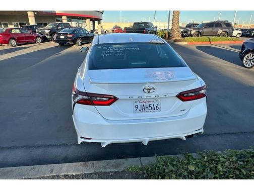Ice Cap 2024 Toyota Camry SE