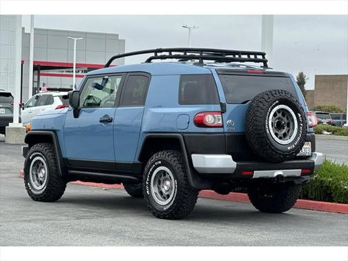 2014 Toyota FJ Cruiser Base